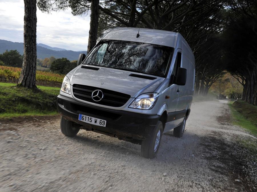  Mercedes-Benz Sprinter Van 4x4 2009 года  (фото 5 из 12)